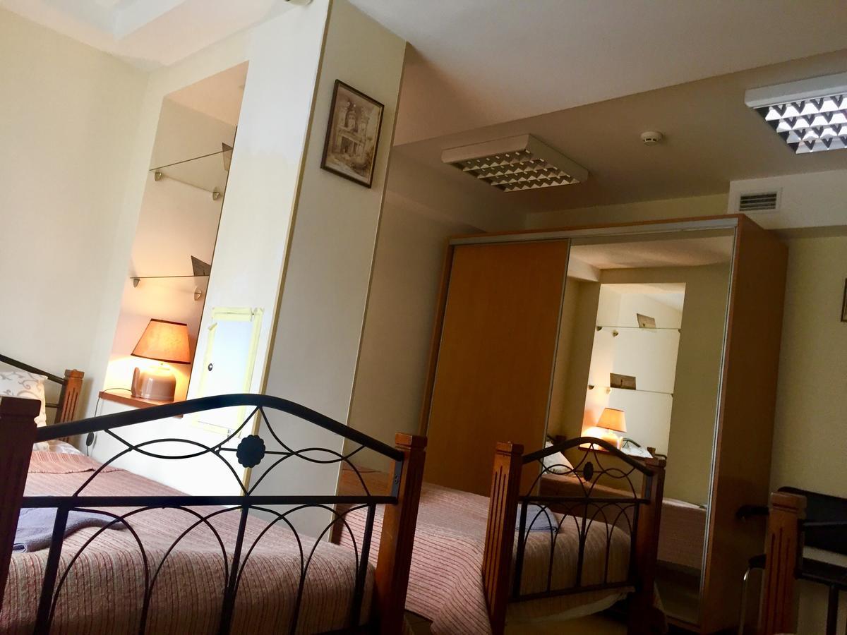 Westend Hostel Kijev Kültér fotó